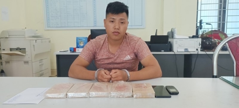 Người đàn ông bị bắt quả tang mua bán 5 bánh heroin